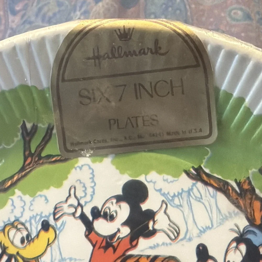Vintage Hallmark Paper Plates, Walt Disney, Mickey & Friends Old Stock 1980S(?) - Picture 3 of 7